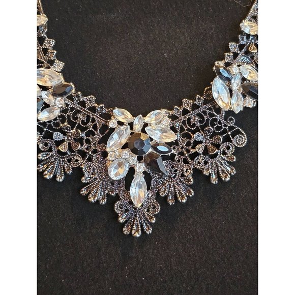 Black and Silver Filigree Crystal Necklace - Picture 2 of 2
